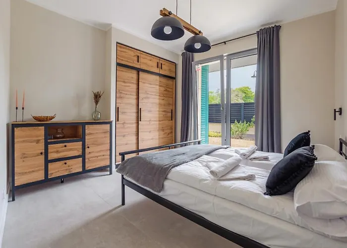 Par La Mer, Sun & Snow *