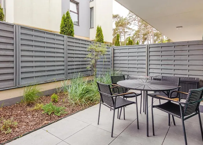 Par La Mer, Sun & Snow *