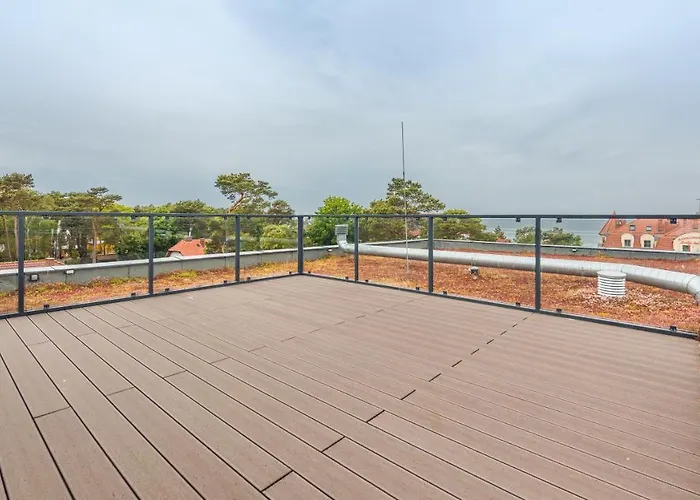 Par La Mer, Sun & Snow *